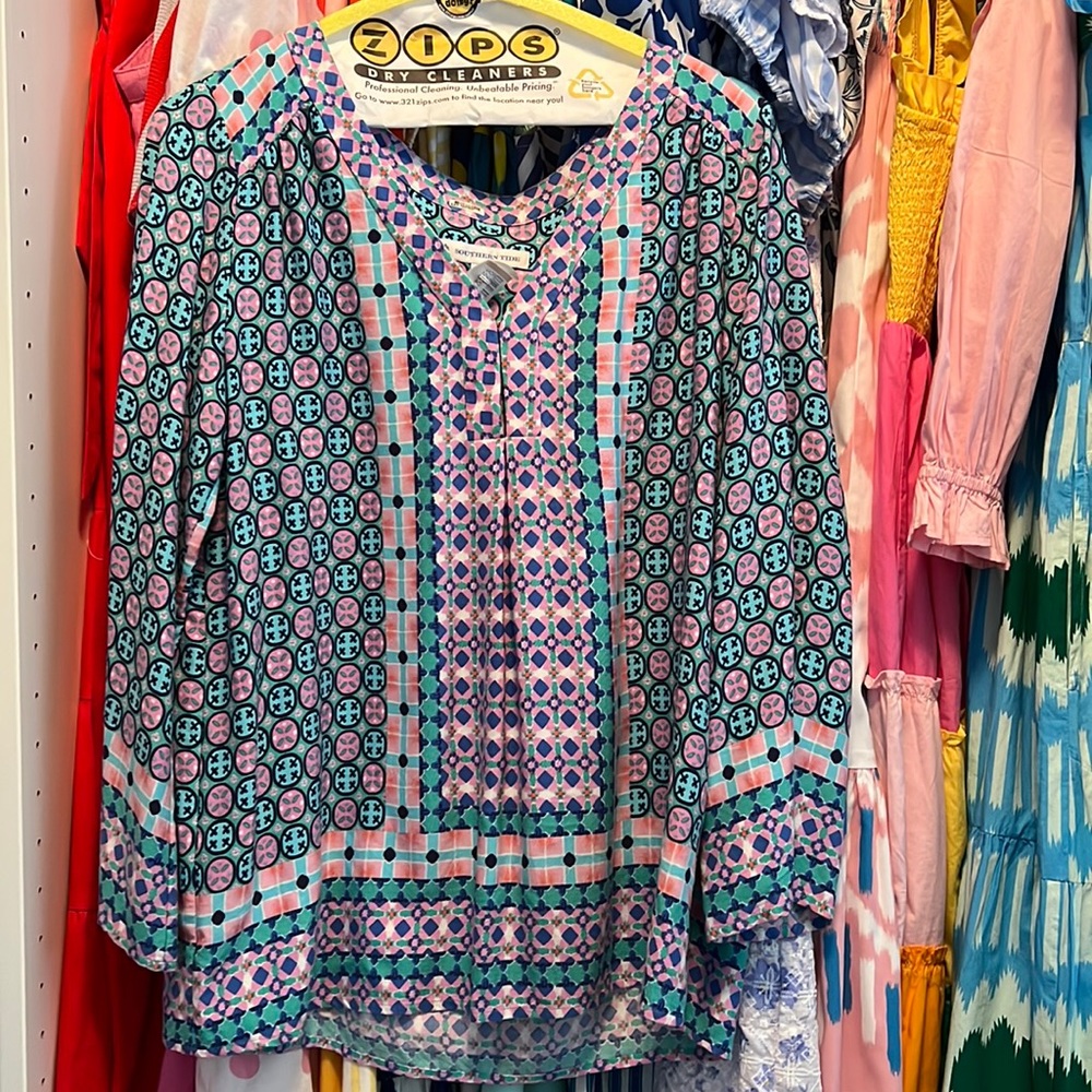 Southern tide too. Like new. Beautiful colors.